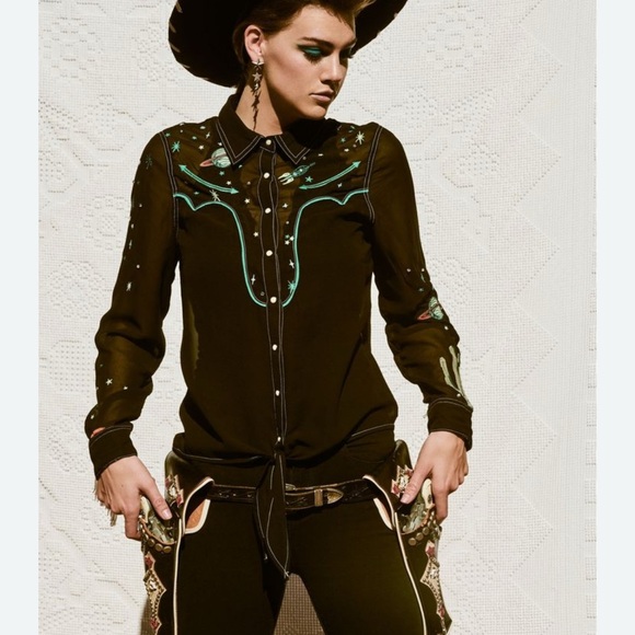 Double D Ranch Space Blouse - Picture 10 of 10